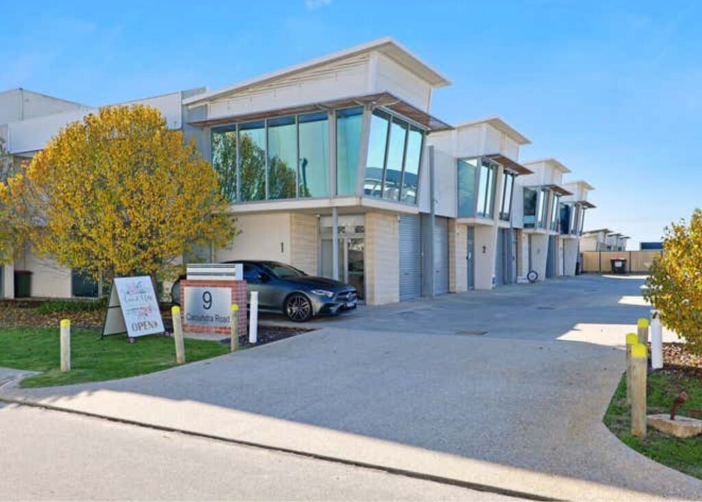 Entrance to the buildings at 9 Caloundra Road in Clarkson, where the Beach Haven Counselling Rooms are located